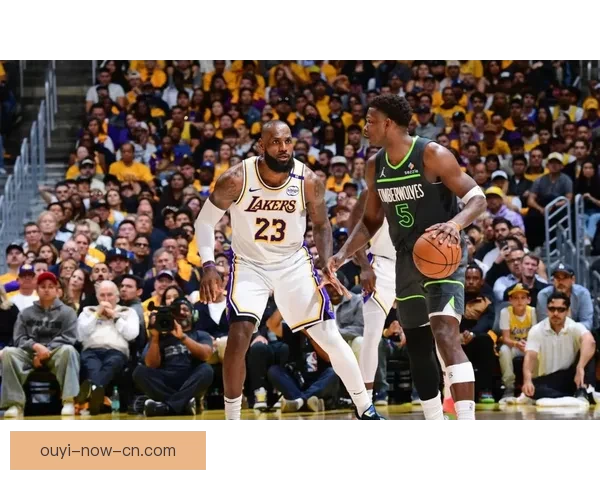 爱德华兹因膝伤缺阵活塞 生涯巅峰赛季遗憾无缘各大奖项